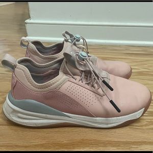 Clove Nursing Shoes in Pink size 8.5